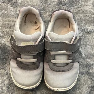 Stride Rite Gray Kids Shoes 7.5W